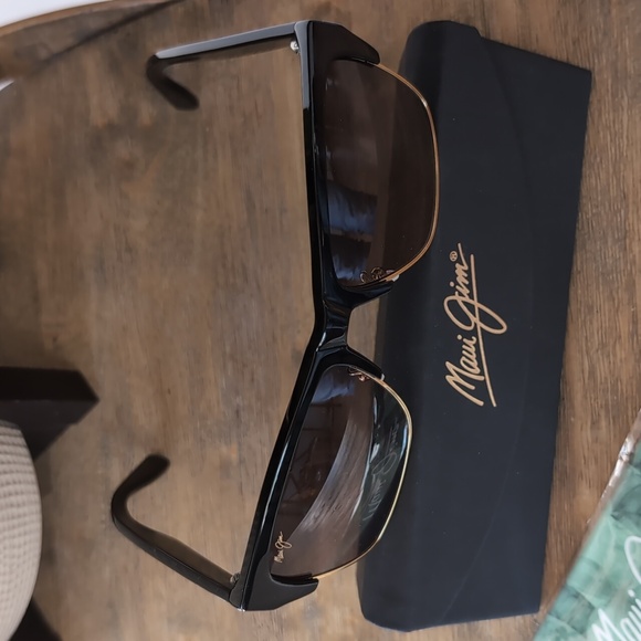 NWOT Maui Jim Perico Black Gloss Gold Neutral Grey Polarized